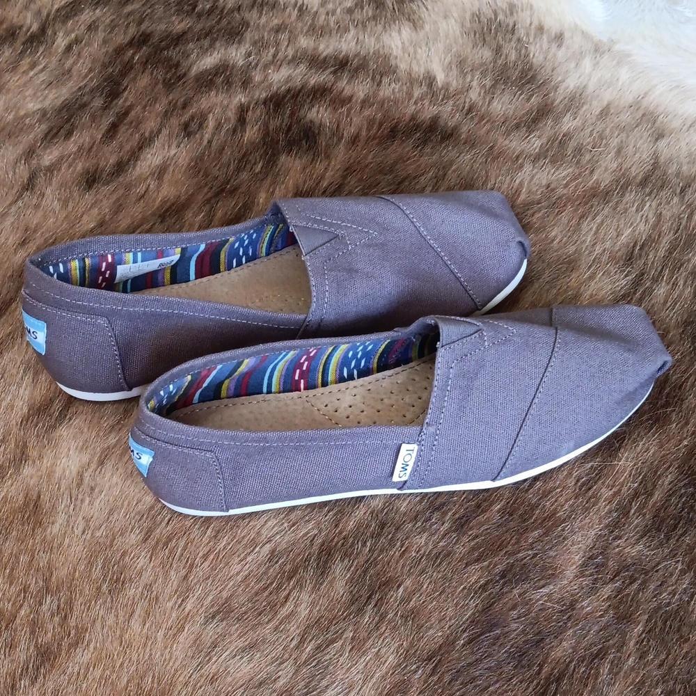 TOMS Women's Classic Ash grey canvas slip on shoes